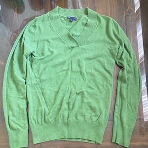 GAP Women’s Olive V-Neck Sweater